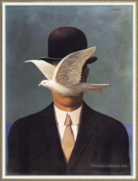 ルネ・マグリット Painting - 山高帽をかぶった男 1964年 ルネ・マグリット